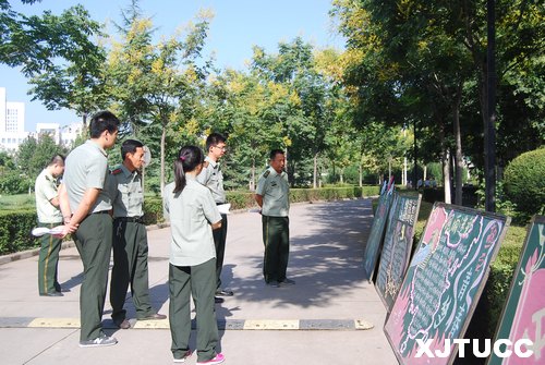 手繪軍訓生活 雕刻激揚青春
