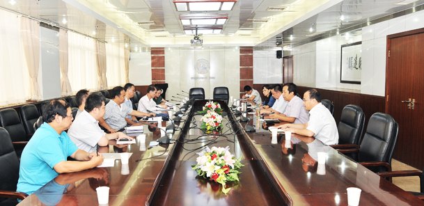 學校召開黨的群眾路線教育實踐活動人大代表、政協委員座談會