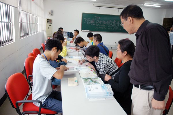 【2013年迎新系列報道之一】黃山學院迎來2013級新生