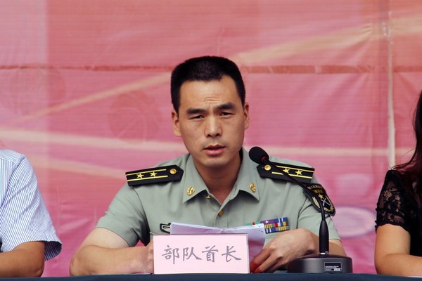 鄭州職業(yè)技術(shù)學(xué)院隆重舉行2013年新生軍訓(xùn)動(dòng)員大會(huì)