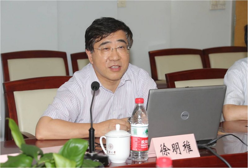 北京服裝學(xué)院黨委書(shū)記呼文亮一行來(lái)校調(diào)研