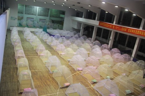 學校連續兩年為貧困新生家長免費安排臨時住所