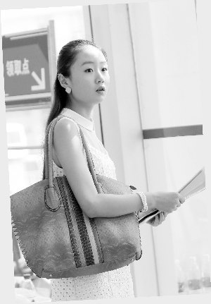 《揚子晚報》、《現(xiàn)代快報》等報道南京藝術(shù)學(xué)院2013級新生入學(xué)