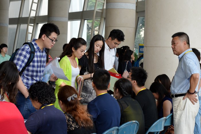 南京藝術學院迎來2013級新同學