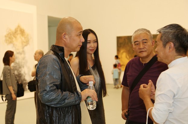 探尋內(nèi)心的一次華麗“冒險(xiǎn)”:“懸而未決——蘇新平作品”展開幕