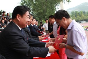 濟南大學舉行2013級新生開學典禮