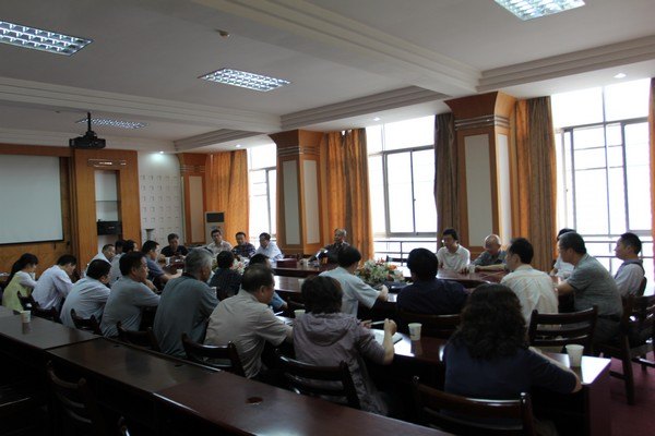 學校召開學科帶頭人座談會