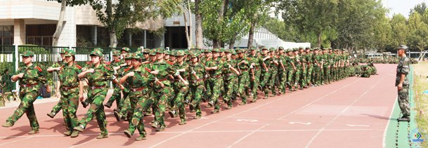 濟南大學圓滿完成2013級學生軍訓工作