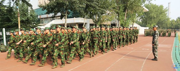 濟南大學圓滿完成2013級學生軍訓工作