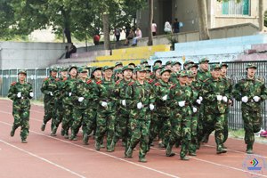 濟南大學圓滿完成2013級學生軍訓工作