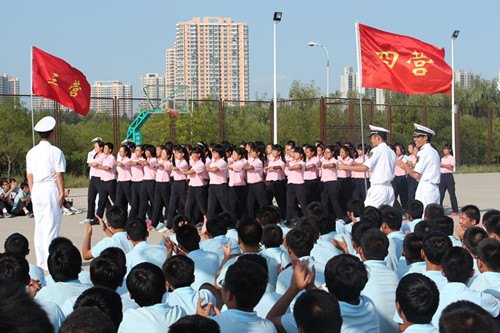 燕山大學里仁學院2013級新生軍訓圓滿結束
