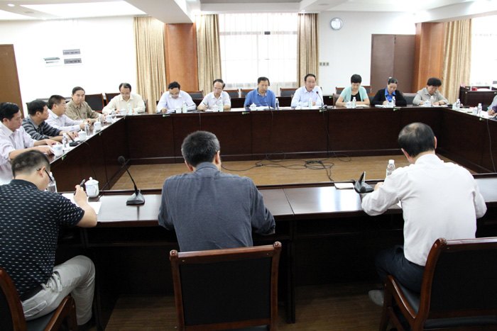 自治區財政廳黃偉京廳長一行到廣西師范學院考察調研