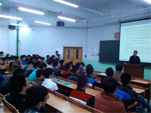 固高香港公司孫大衛(wèi)為電氣與信息工程學(xué)院師生作報(bào)告固高香港公司孫大衛(wèi)為電氣與信息工程學(xué)院師生作報(bào)告