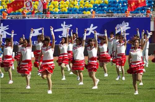 長春建筑學院在長春市第七屆大學生運動會上獲得“優秀文藝表演獎”和“特殊貢獻獎”