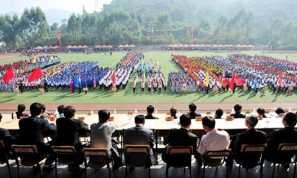 三明學(xué)院第八屆“動(dòng)感地帶杯”田徑運(yùn)動(dòng)會(huì)隆重開幕