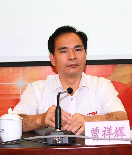 國際著名雕塑家、造型藝術家張立旗先生來校講學