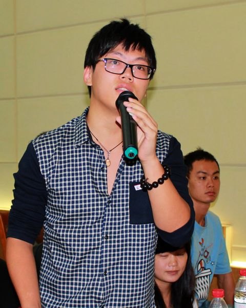 國際著名雕塑家、造型藝術家張立旗先生來校講學