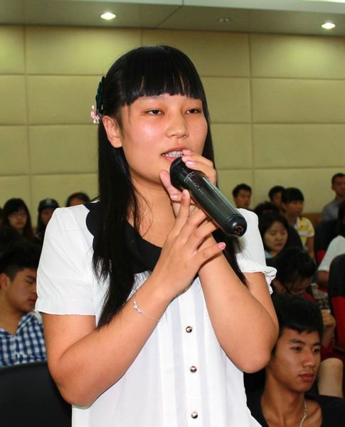 國際著名雕塑家、造型藝術家張立旗先生來校講學