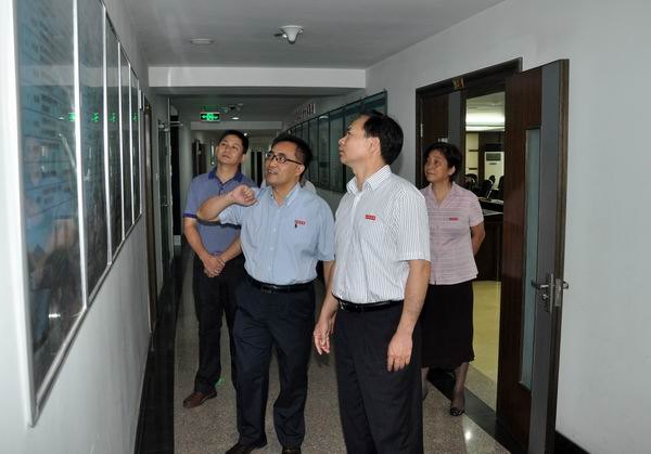 曾祥輝書記深入職能部門開展工作調研