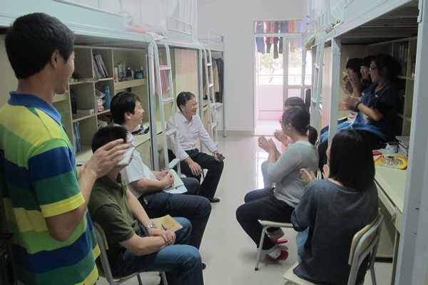 導師送關懷 細語寄成長