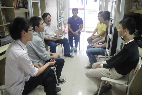 導師送關懷 細語寄成長