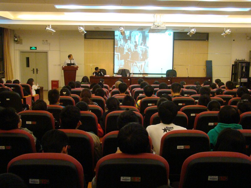 胡俊修博士再次做客“新新講壇”