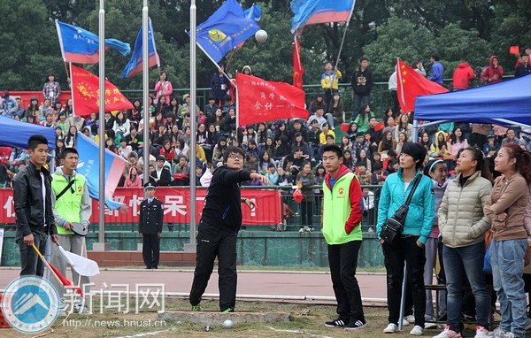 【賽事直通車】鉛球高手雨中對決