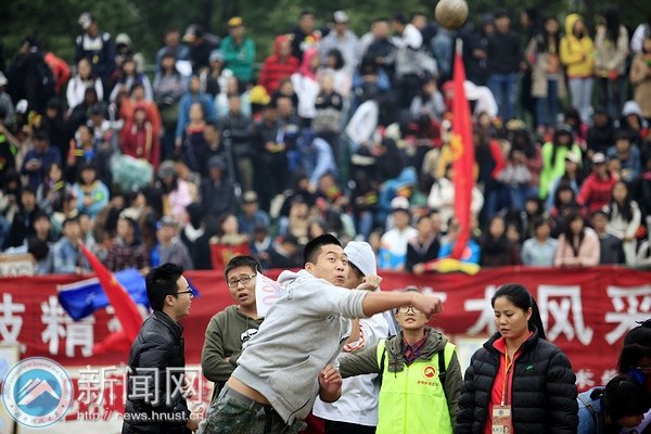 【賽事直通車】鉛球高手雨中對決