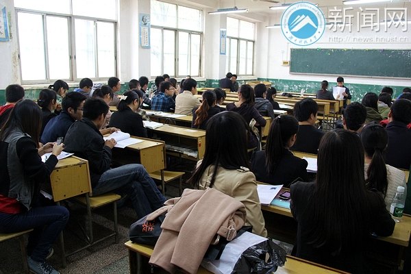 湖南科技大學舉行富士康校園專場招聘會