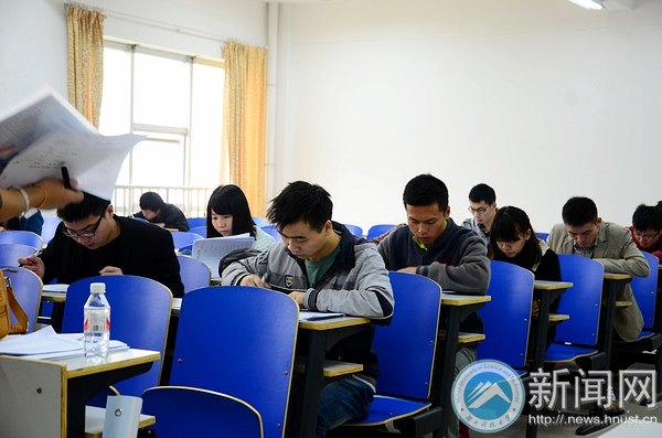 湖南科技大學舉行富士康校園專場招聘會