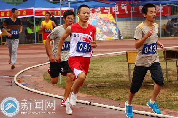 【賽事直通車(chē)】長(zhǎng)跑首捷:1500米迎風(fēng)而戰(zhàn)