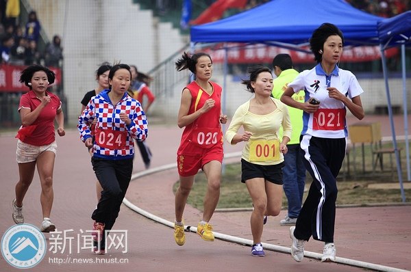 【賽事直通車】“長跑哥”與“耐力姐”的3000米