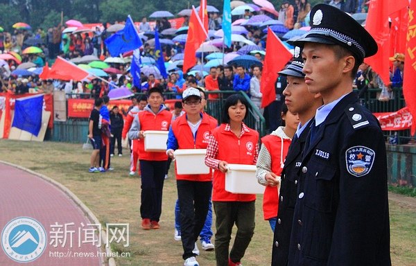 【校運會視點】 “五色”志愿服務  堅守護航校運