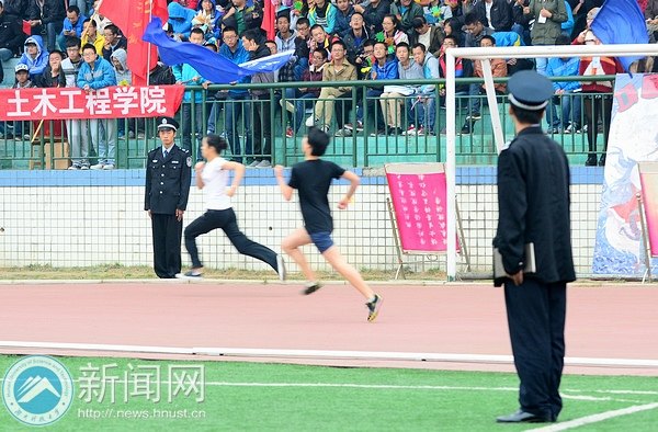 【校運會視點】 “五色”志愿服務  堅守護航校運