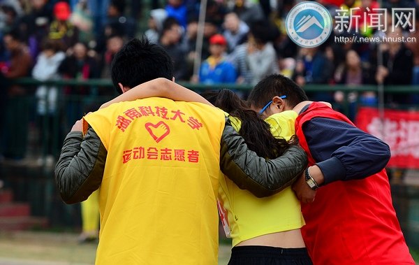 【校運會視點】 “五色”志愿服務  堅守護航校運