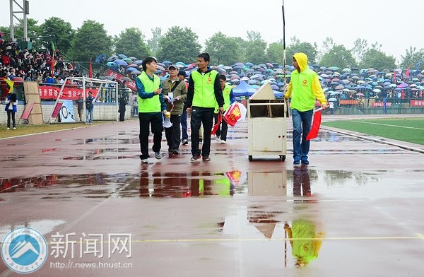 【校運會視點】 “五色”志愿服務  堅守護航校運