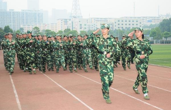 軍訓會操掠影【組圖】