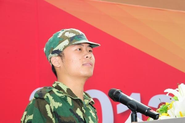 長沙師范學校隆重舉行2013級新生軍訓會操暨開學典禮