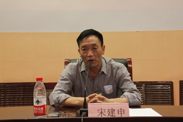 建筑工程系舉行2013級新生入學教育大會