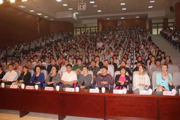 鄭州市創(chuàng)業(yè)女性進(jìn)校園勵志報告會在鄭州職業(yè)技術(shù)學(xué)院成功舉辦