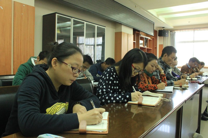 云南師范大學商學院順利召開輔導員工作會