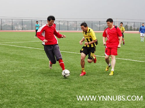 云南師范大學商學院師生足球友誼賽精彩上演