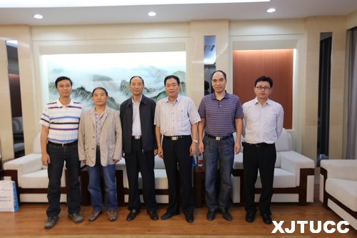 西安交通大學城市學院舉行“中國模式——中國夢的深刻內涵”講座