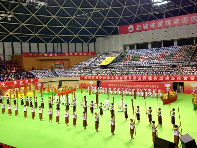 常州工學院志愿者圓滿完成常州市第十四屆運動會開幕式演出