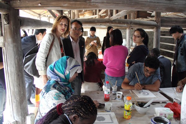 荷蘭代爾夫特市政府代表團來景德鎮陶瓷學院參觀