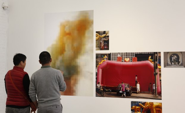 王川個展《彩》呈現多彩的社會現實