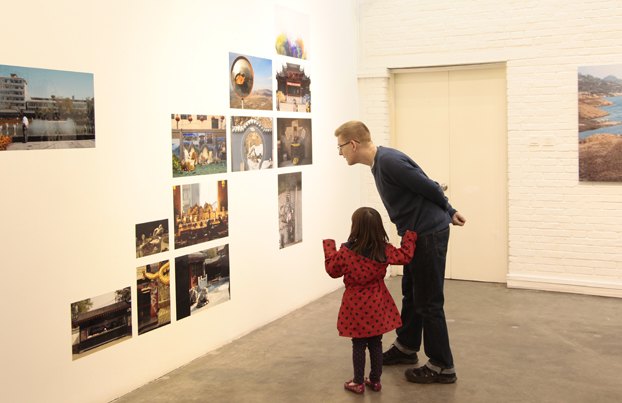 王川個展《彩》呈現多彩的社會現實