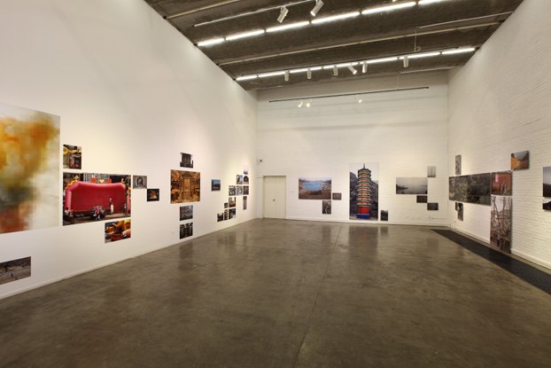 王川個展《彩》呈現多彩的社會現實