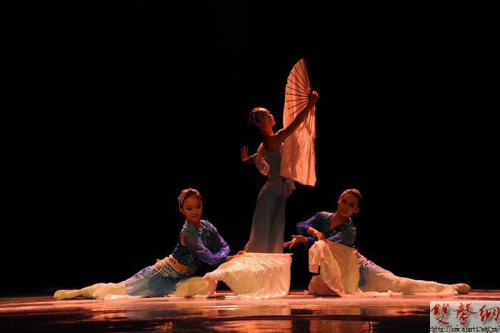 第二屆青年教師技能展演舞蹈專場精彩上演