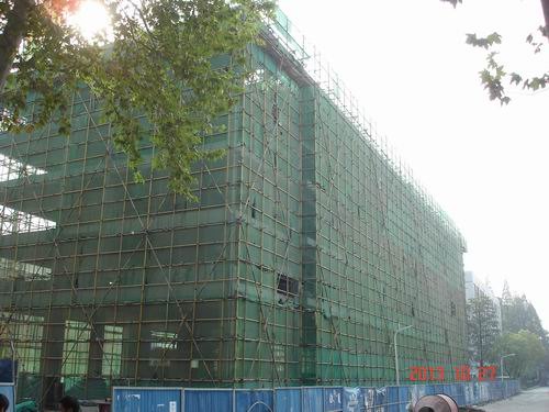 北區(qū)實(shí)驗(yàn)綜合樓主體結(jié)構(gòu)順利封頂